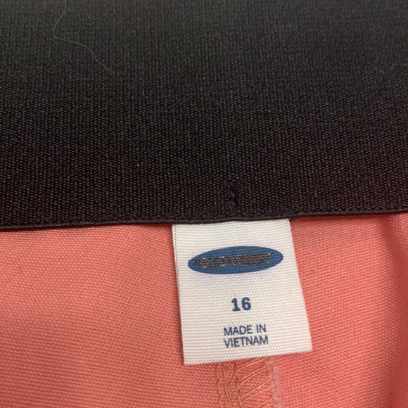 Below the calf, above ankle, Pants. Vibrant pink, relaxing casual pants. - Picture 4 of 4